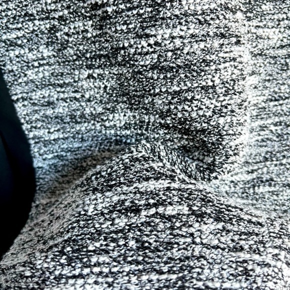 Ann Taylor Women Black and Silver Front Long Sleeves Pullover Sweater Size S - Picture 4 of 7